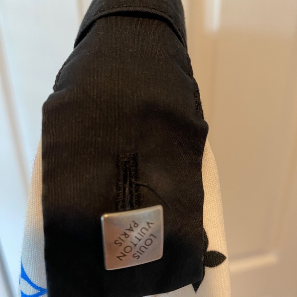 Louis Vuitton Monogram Front T-Shirt - Picture 7 of 7